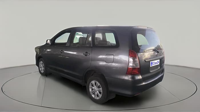 2013 Toyota Innova 2.5 GX 7 STR, Diesel, Manual, 2,34,615 km, exterior