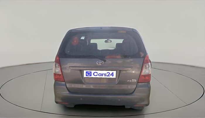 2013 Toyota Innova 2.5 GX 7 STR, Diesel, Manual, 2,33,543 km, exterior