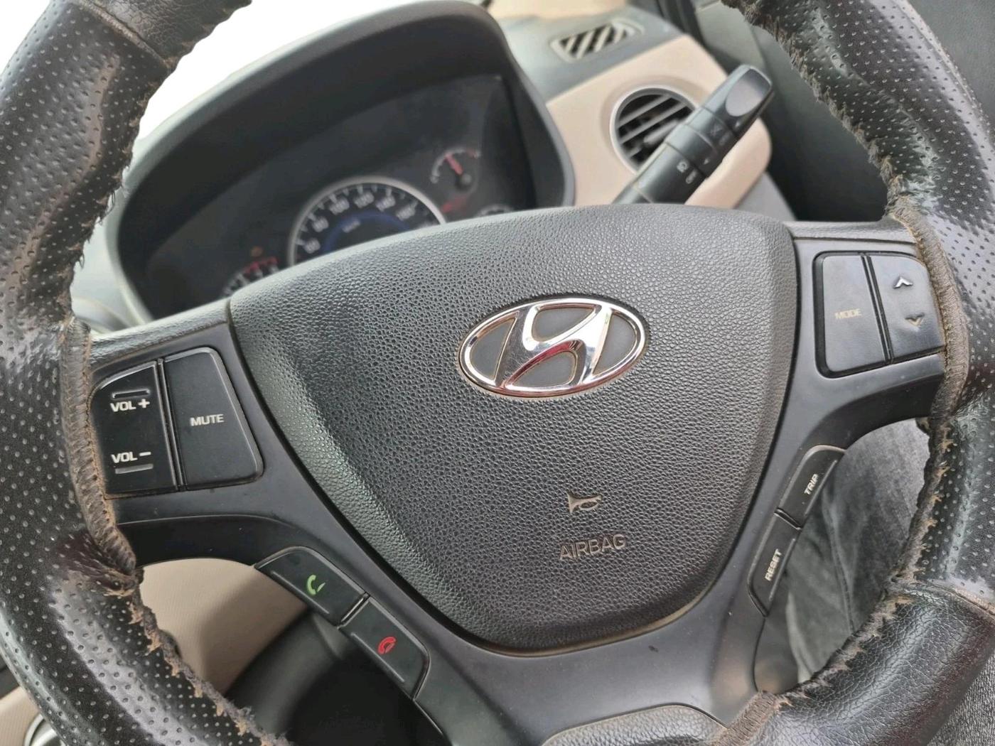 2018 Hyundai Grand i10 SPORTZ 1.2 KAPPA VTVT, CNG, Manual, 1,17,977 km, interior