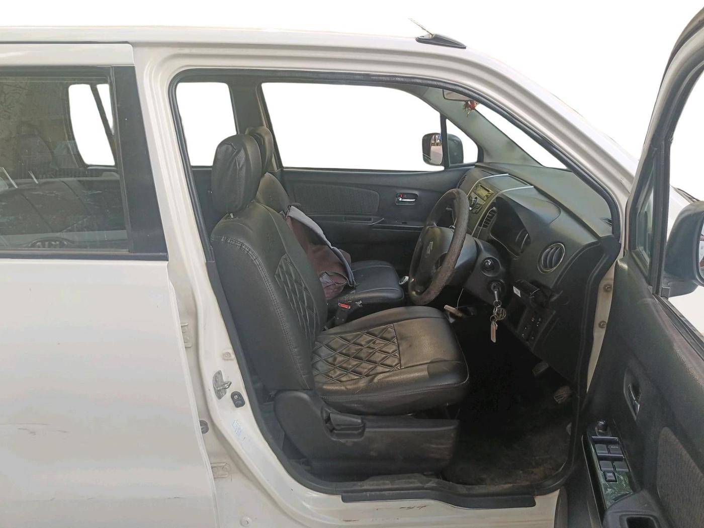 2013 Maruti Wagon R 1.0 VXI, CNG, Manual, 1,05,800 km, interior