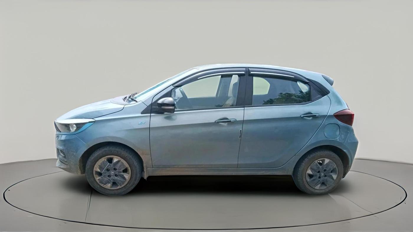 2023 Tata TIAGO EV XZ PLUS TECH LUX LONG RANGE, Electric, Automatic, 77,206 km, exterior