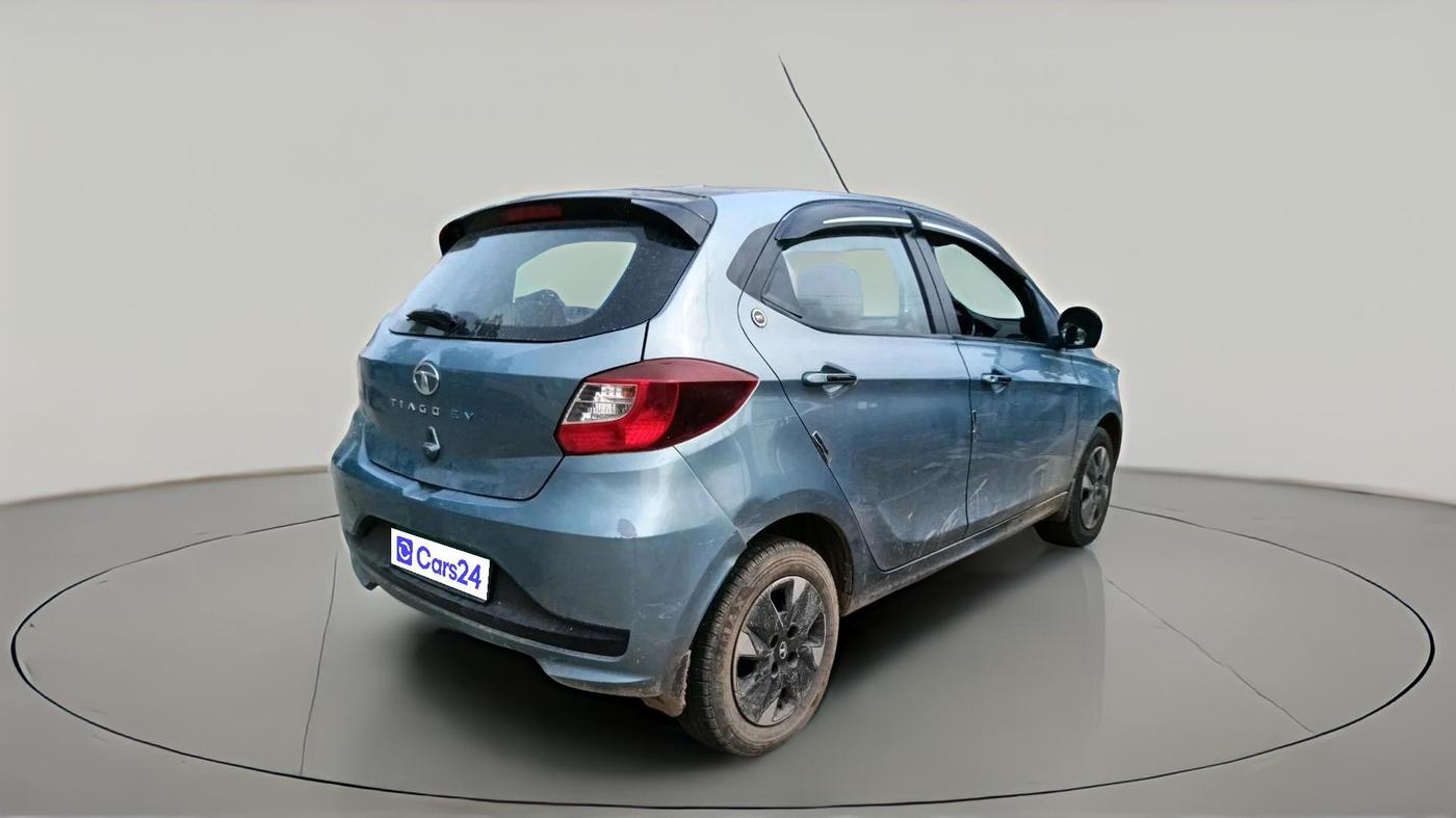 2023 Tata TIAGO EV XZ PLUS TECH LUX LONG RANGE, Electric, Automatic, 77,206 km, exterior