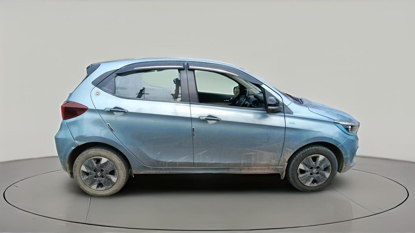 2023 Tata TIAGO EV XZ PLUS TECH LUX LONG RANGE, Electric, Automatic, 77,206 km, exterior
