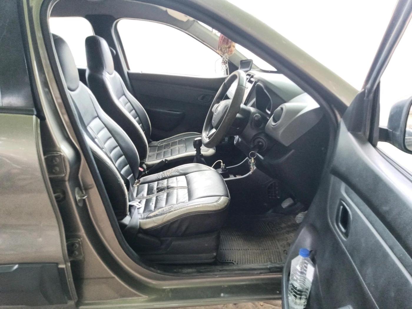 2017 Renault Kwid RXT 0.8, Petrol, Manual, 1,56,358 km, interior