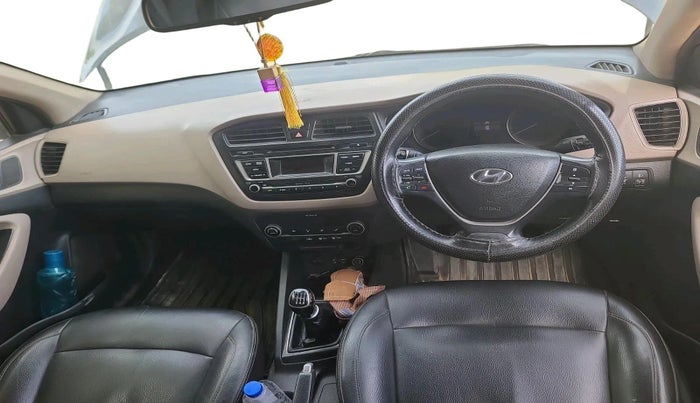 2015 Hyundai i20 SPORTZ 1.4 AT, Petrol, Automatic, 1,52,969 km, interior