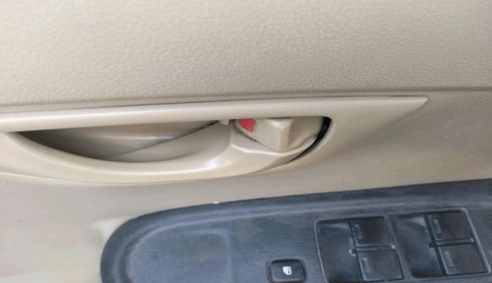 2014 Honda Amaze 1.2L I-VTEC E, Petrol, Manual, 1,44,113 km, interior