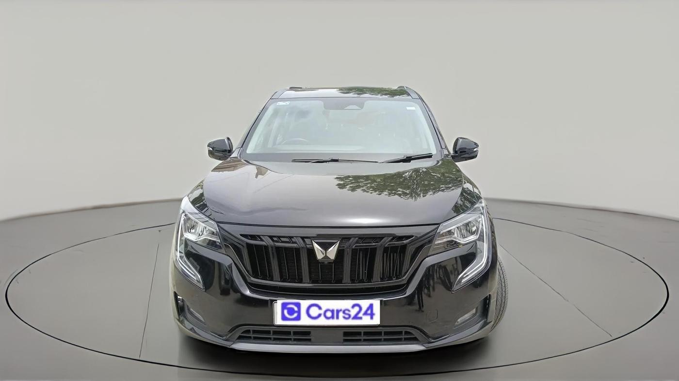 2025 Mahindra XUV700 AX 7 LUXURY D AT 7 STR, Diesel, Automatic, 27,256 km, exterior