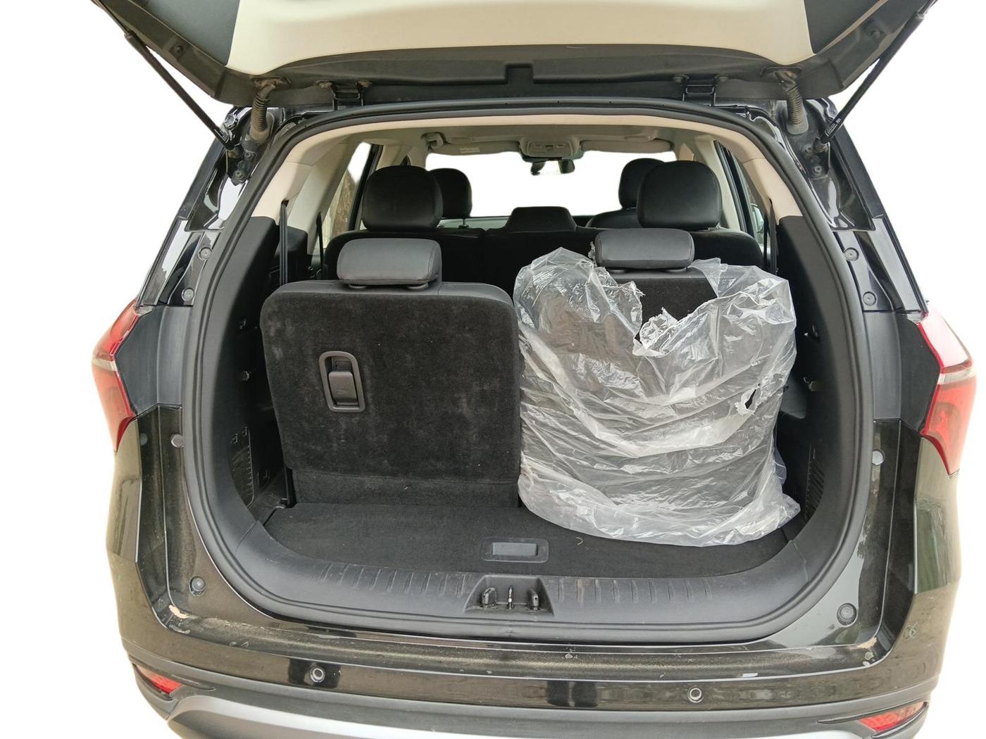 2025 Mahindra XUV700 AX 7 LUXURY D AT 7 STR, Diesel, Automatic, 27,256 km, exterior