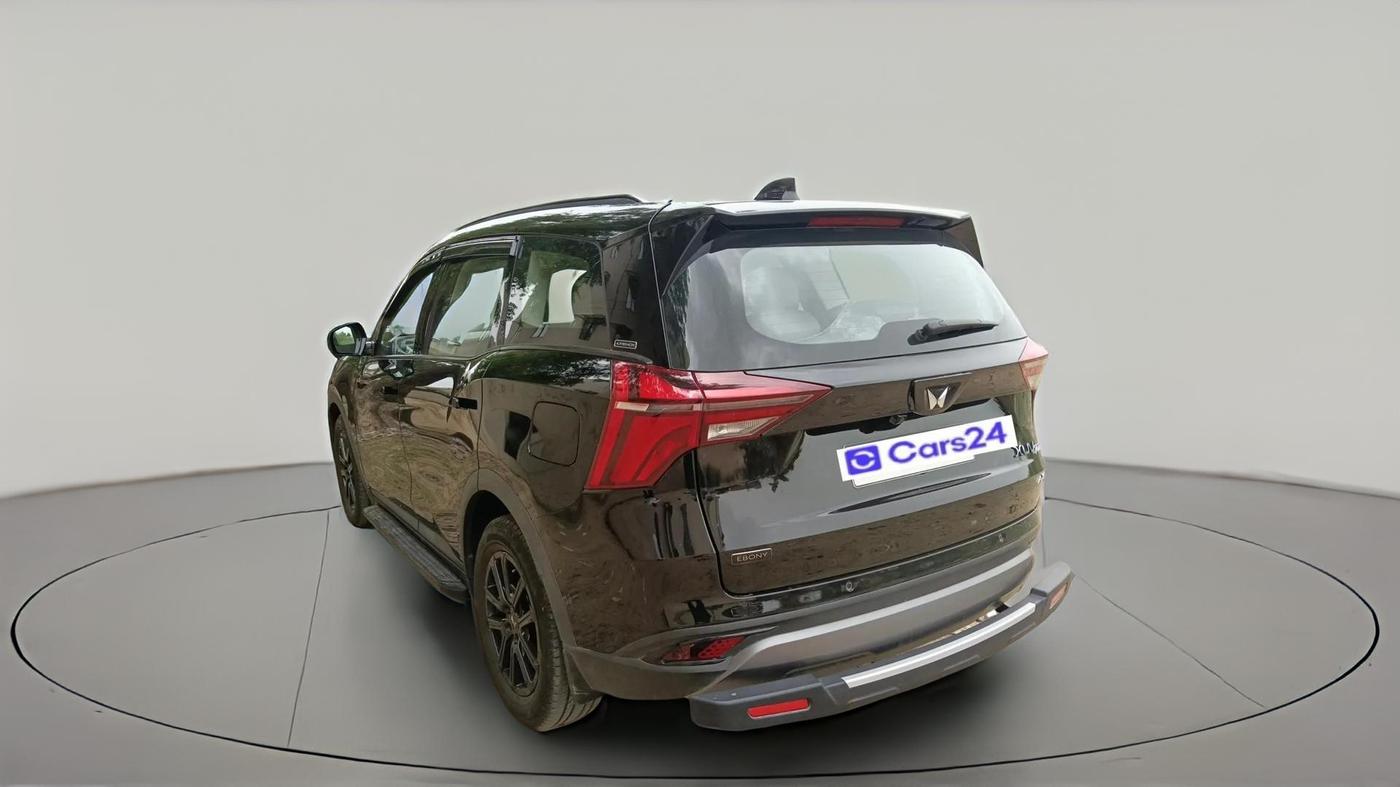 2025 Mahindra XUV700 AX 7 LUXURY D AT 7 STR, Diesel, Automatic, 27,256 km, exterior