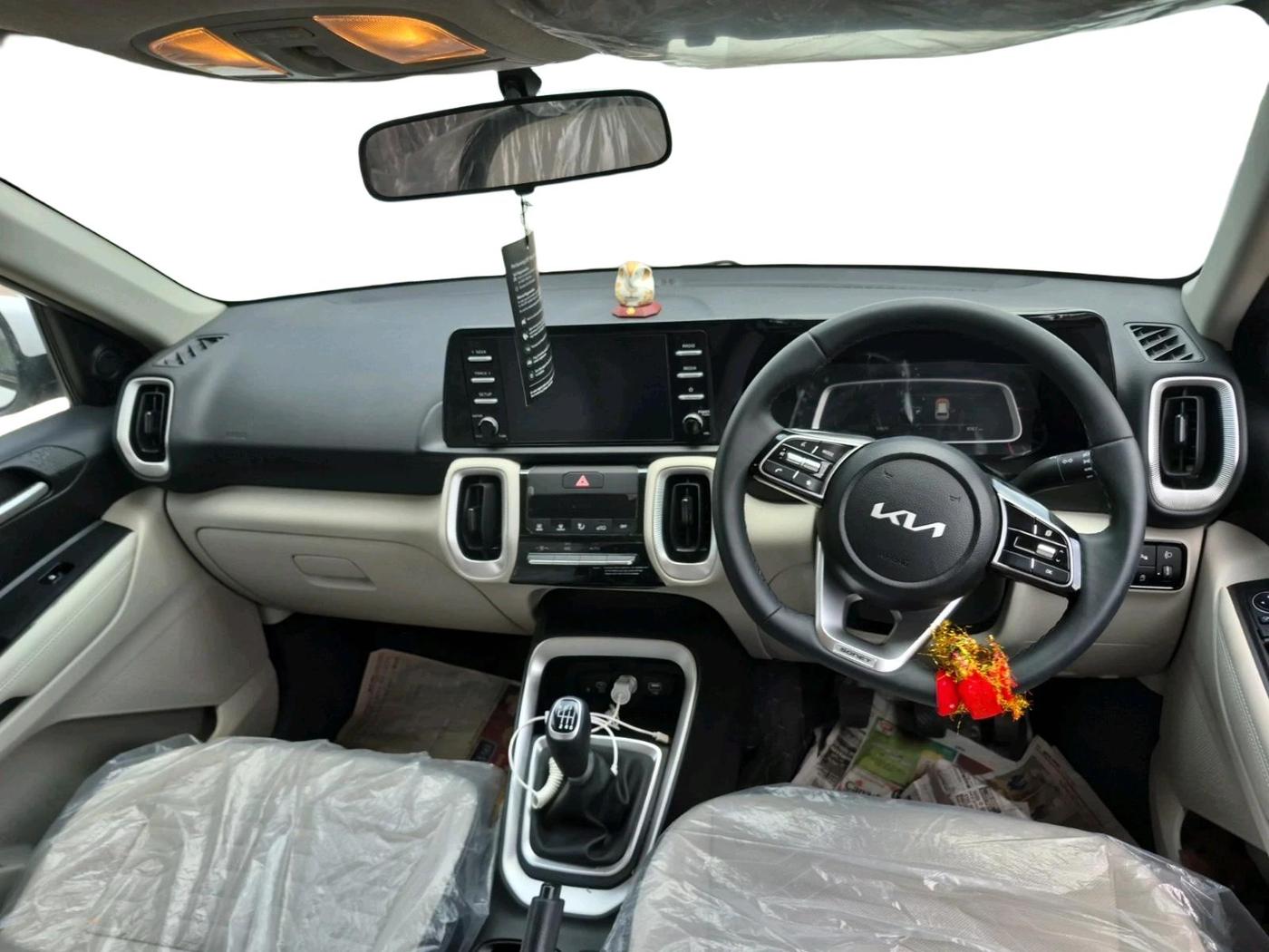 2026 KIA SONET HTK PLUS 1.5 DIESEL MT, Diesel, Manual, 3,067 km, interior