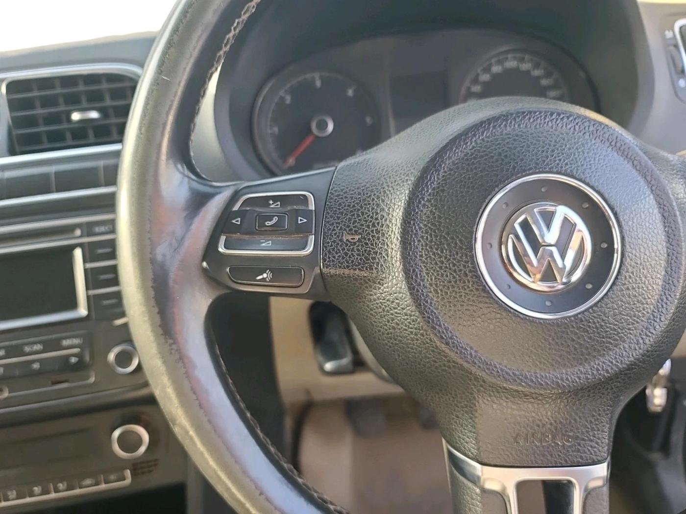 2013 Volkswagen Polo HIGHLINE DIESEL, Diesel, Manual, 1,26,630 km, interior