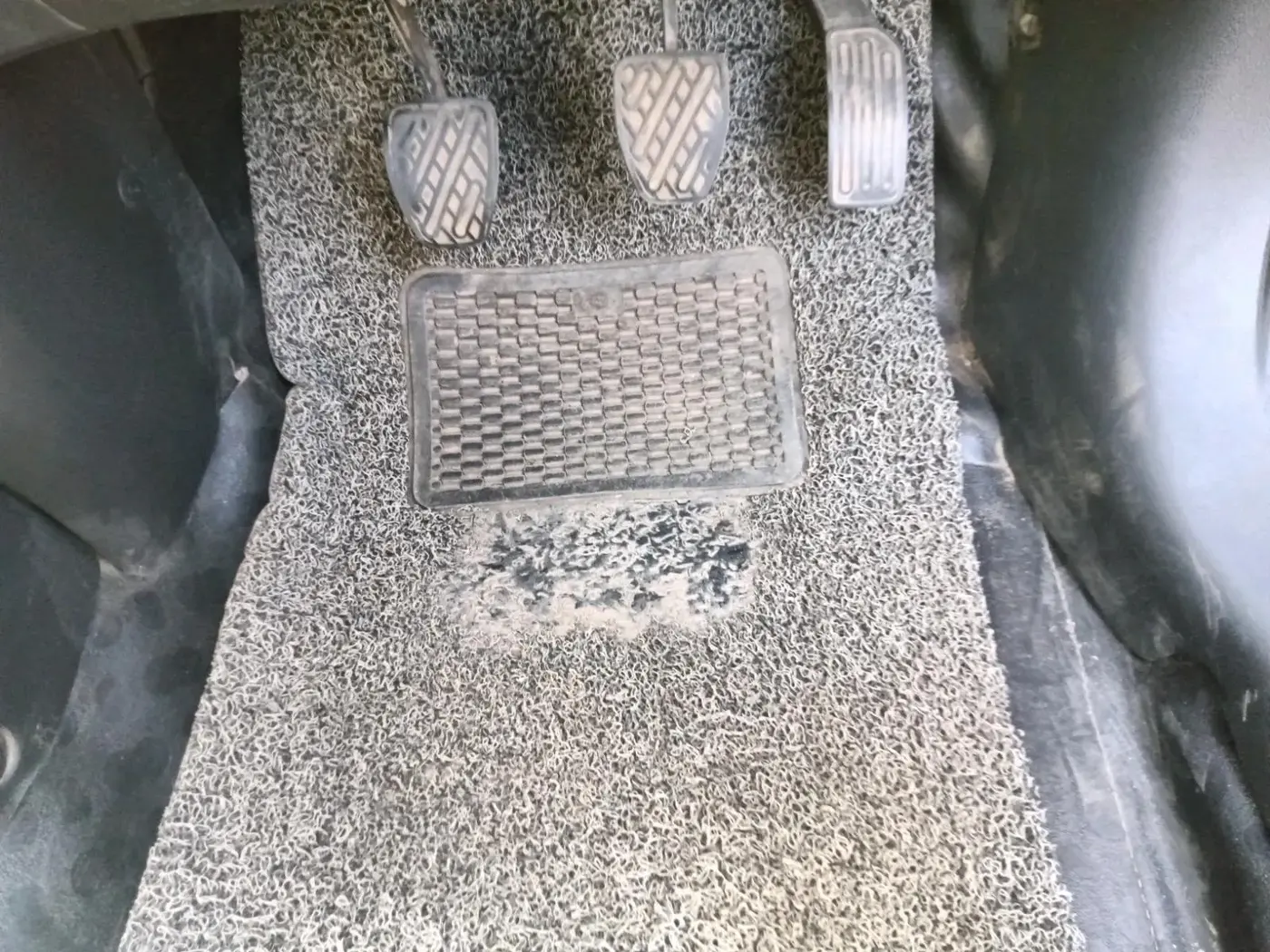 2018 Nissan Micra Active XL, CNG, Manual, 1,29,744 km, interior