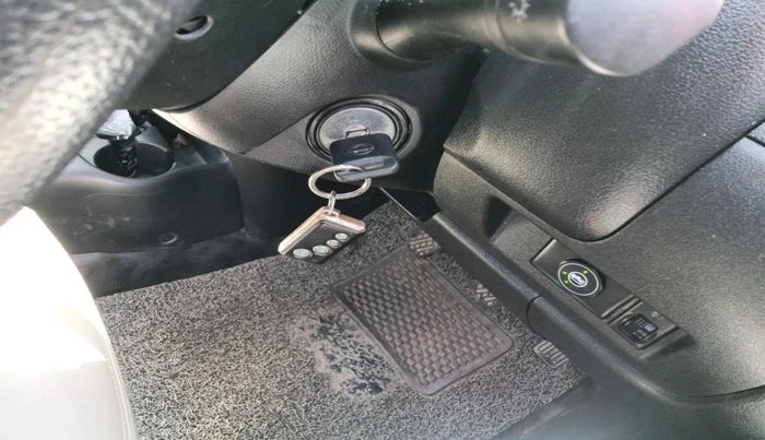 2018 Nissan Micra Active XL, CNG, Manual, 1,29,744 km, interior