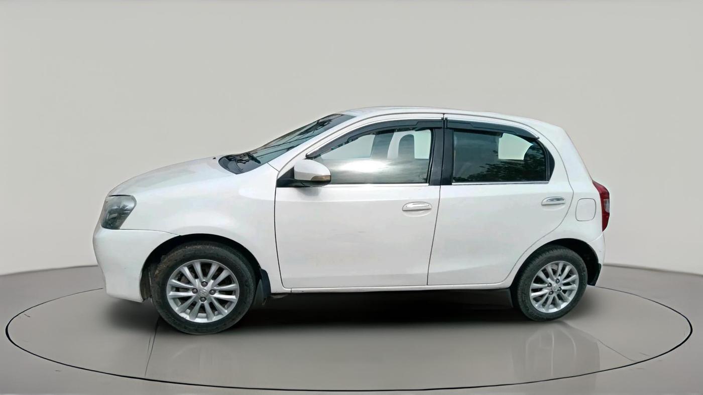 2013 Toyota Etios Liva VX, CNG, Manual, 2,29,940 km, exterior