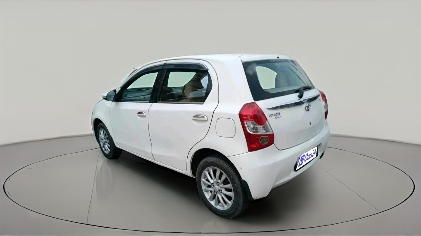 2013 Toyota Etios Liva VX, CNG, Manual, 2,29,940 km, exterior