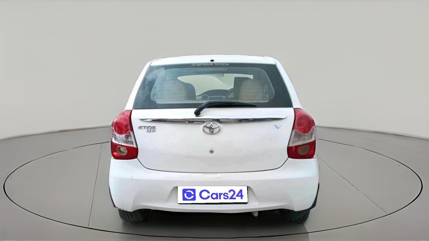 2013 Toyota Etios Liva VX, CNG, Manual, 2,29,940 km, exterior
