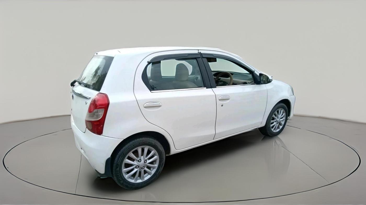 2013 Toyota Etios Liva VX, CNG, Manual, 2,29,940 km, exterior