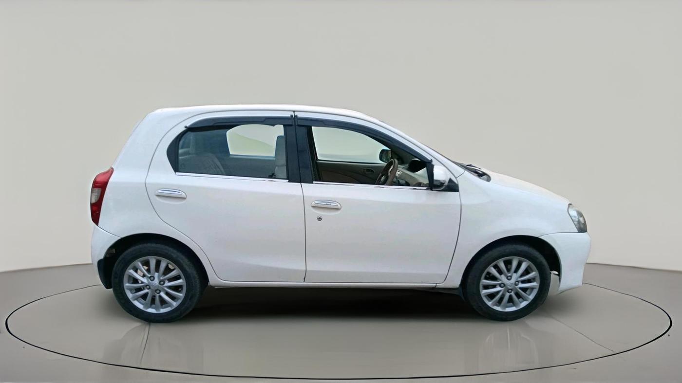 2013 Toyota Etios Liva VX, CNG, Manual, 2,29,940 km, exterior