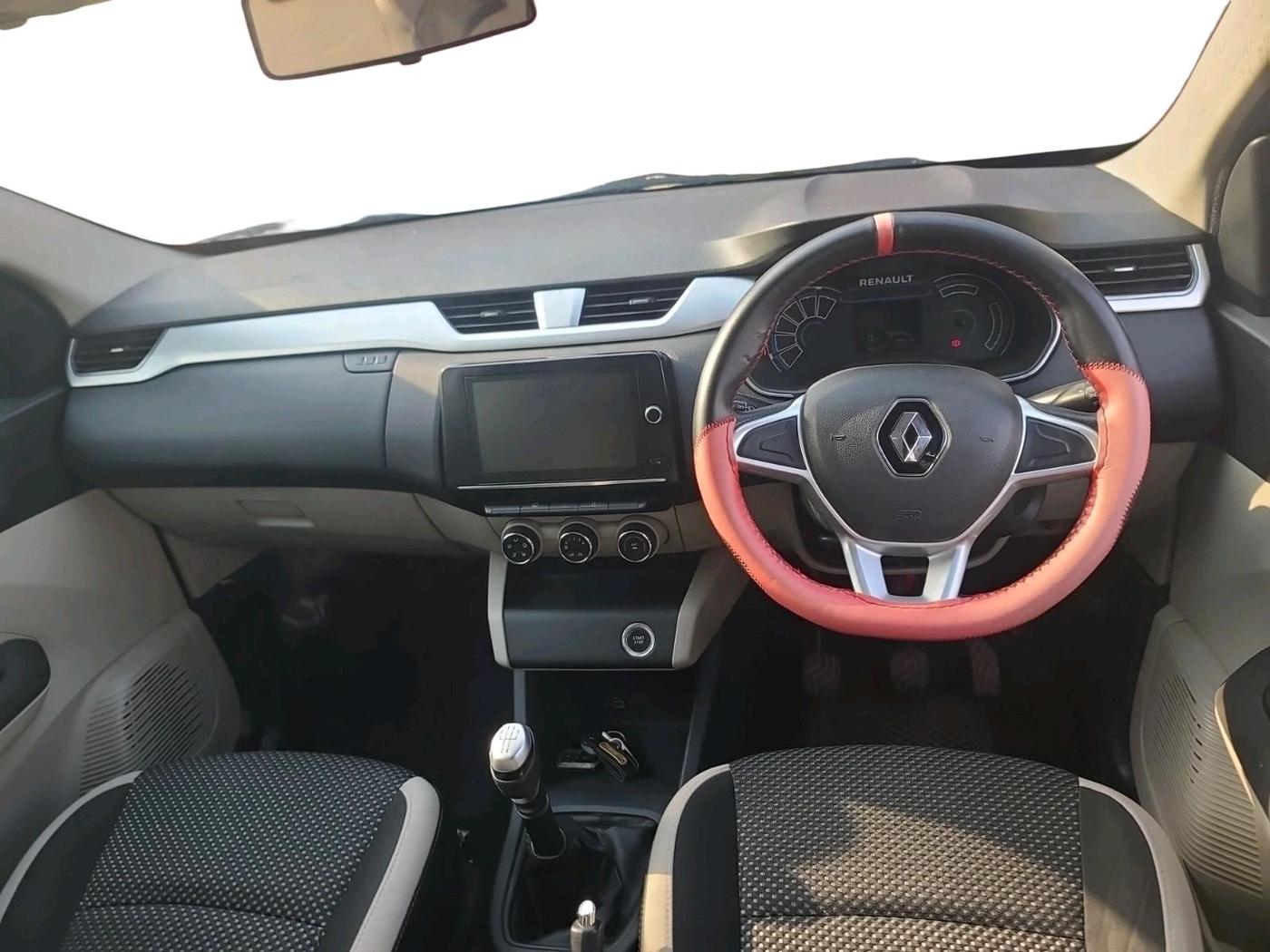 2019 Renault TRIBER RXZ, Petrol, Manual, 79,444 km, interior