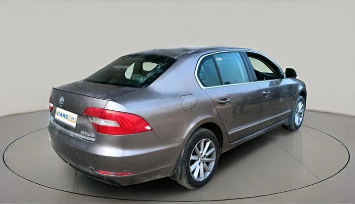 2015 Skoda Superb ELEGANCE 1.8 TSI MT, Petrol, Manual, 1,02,155 km, exterior