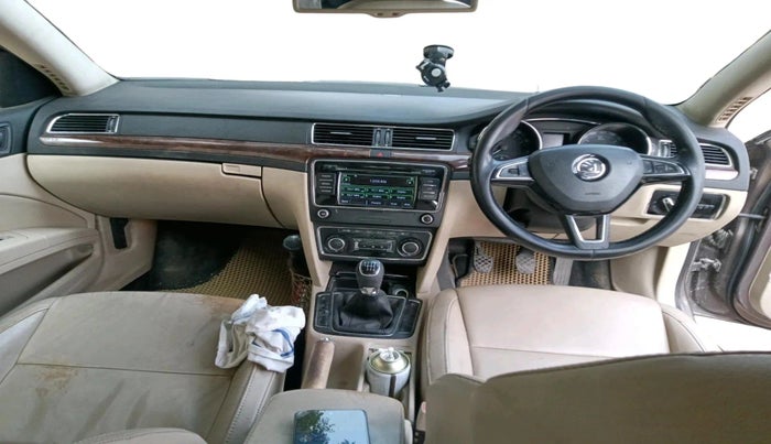 2015 Skoda Superb ELEGANCE 1.8 TSI MT, Petrol, Manual, 1,02,155 km, interior