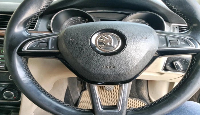 2015 Skoda Superb ELEGANCE 1.8 TSI MT, Petrol, Manual, 1,02,155 km, interior