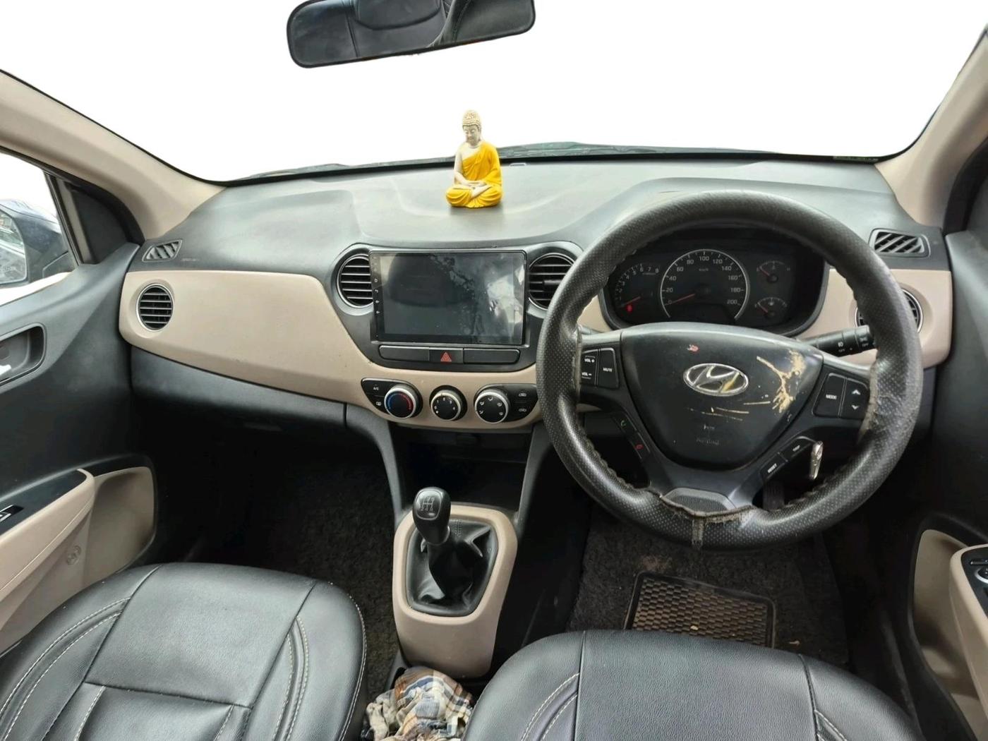 2016 Hyundai Grand i10 SPORTZ 1.2 KAPPA VTVT, CNG, Manual, 1,04,132 km, interior