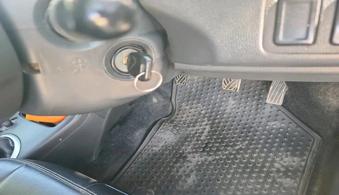 2010 Maruti Swift VXI, Petrol, Manual, 1,69,202 km, interior