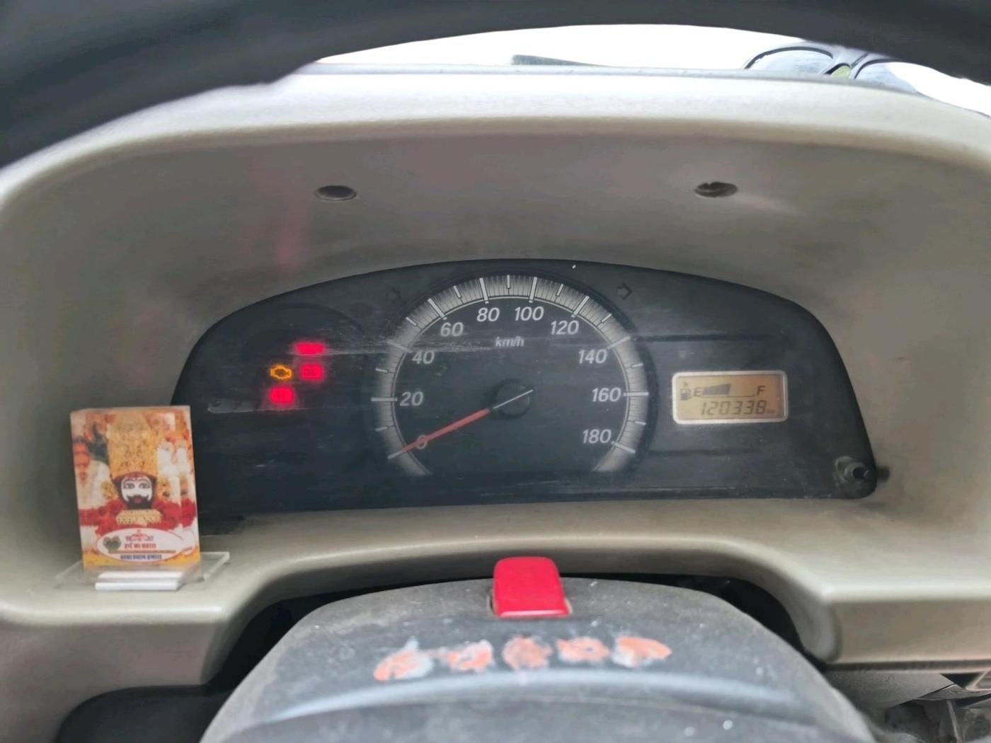 2017 Maruti Eeco 7 STR, CNG, Manual, 1,20,338 km, interior