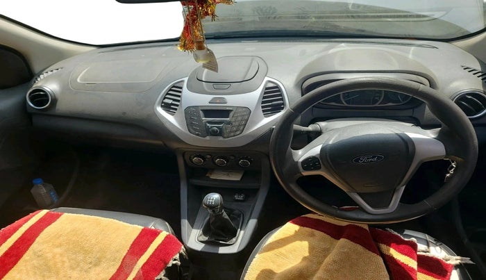 2015 Ford Figo LXI 1.2 PETROL, CNG, Manual, 1,30,543 km, interior