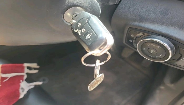 2015 Ford Figo LXI 1.2 PETROL, CNG, Manual, 1,30,543 km, interior