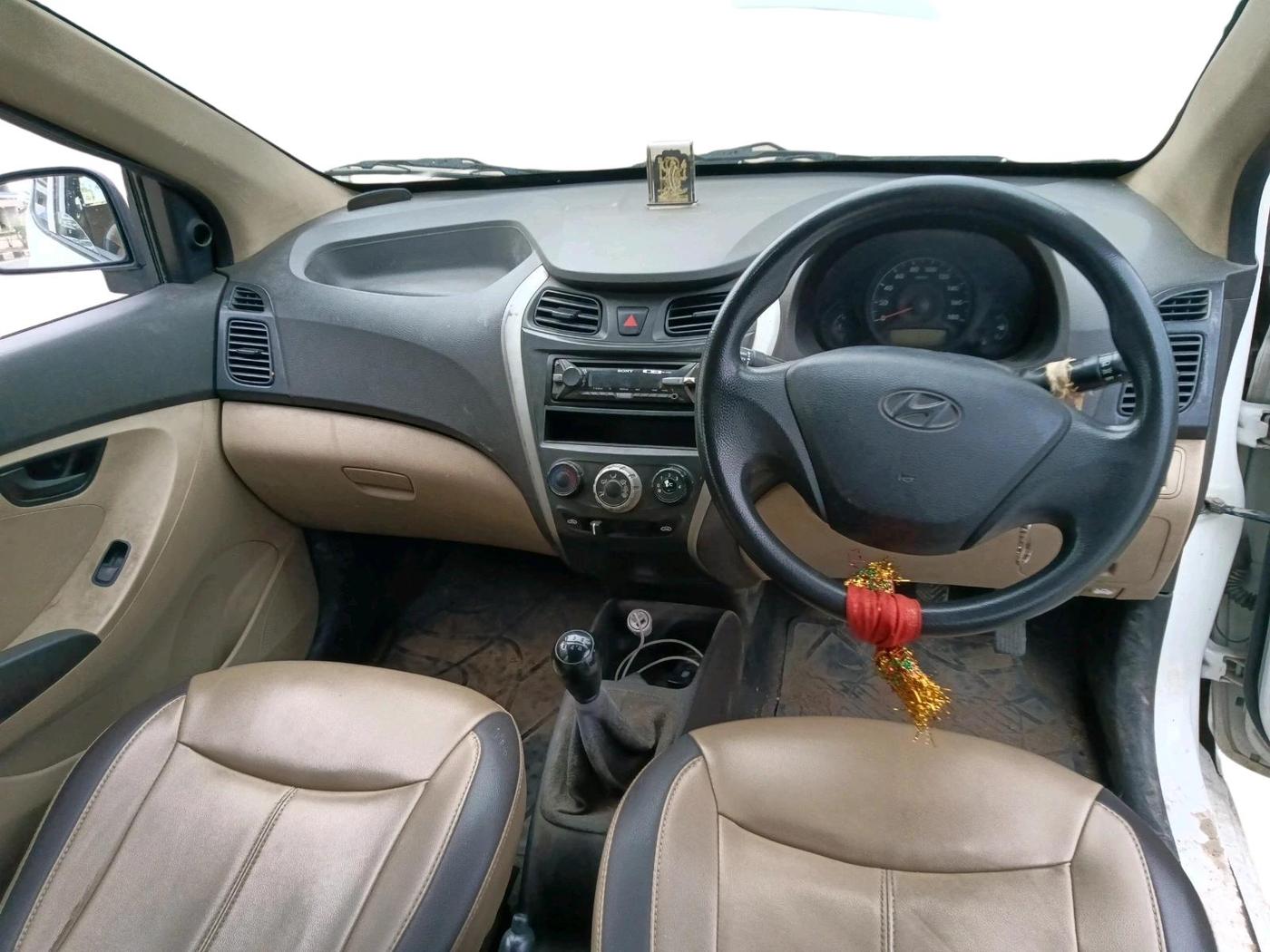 2014 Hyundai Eon ERA +, CNG, Manual, 1,66,298 km, interior