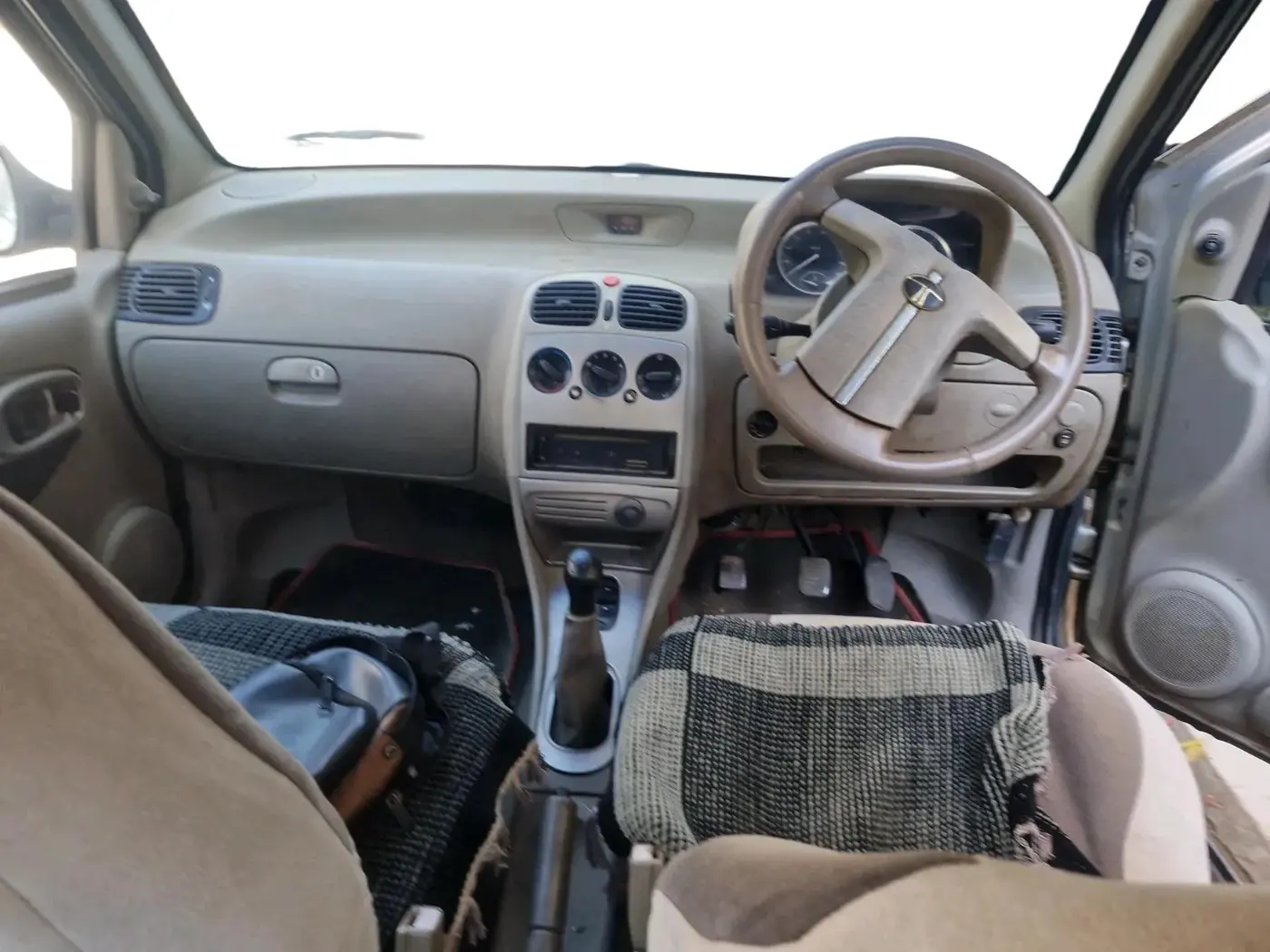 2009 Tata Indigo CS LX TDI, Diesel, Manual, 99,873 km, interior