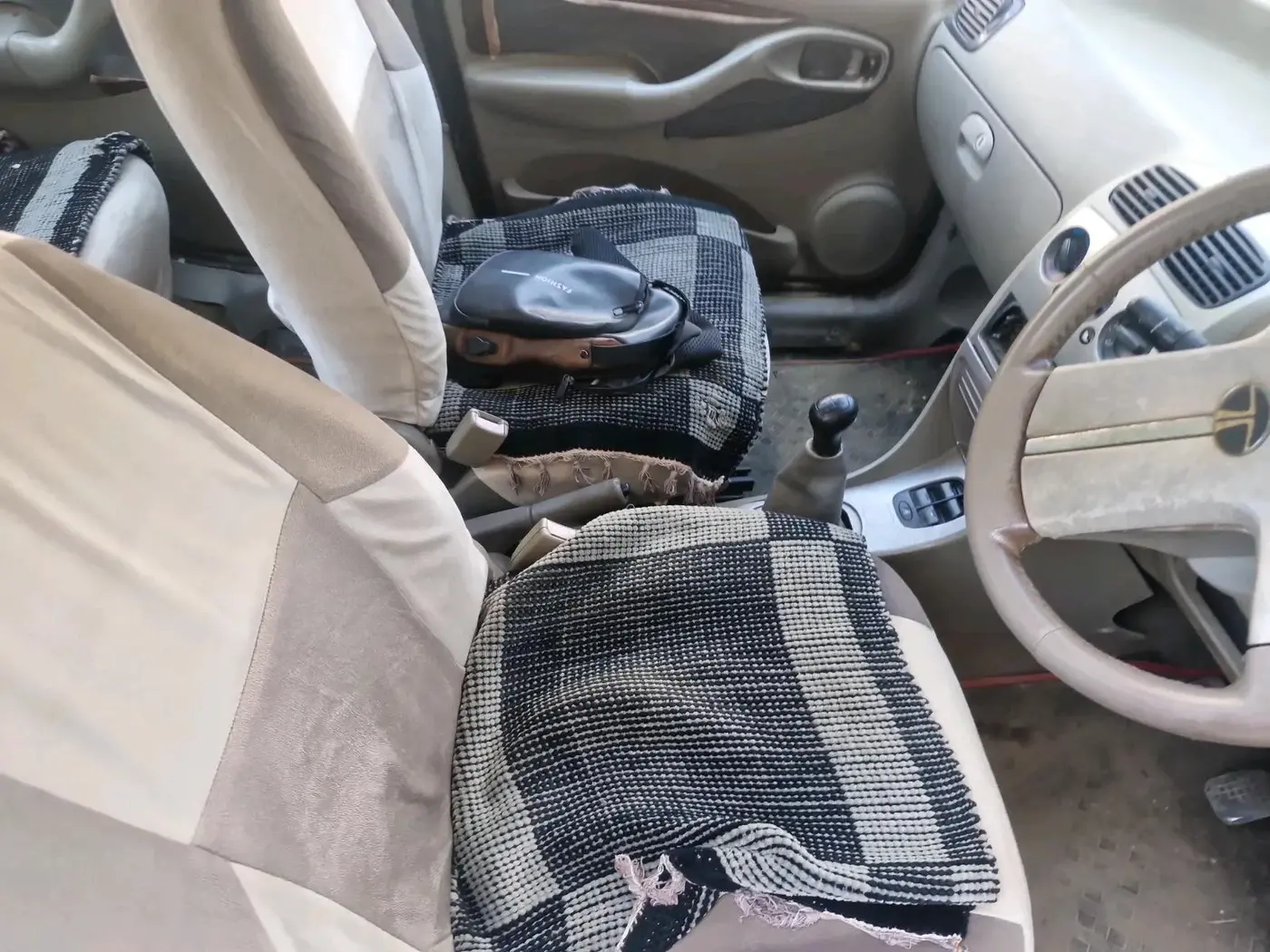 2009 Tata Indigo CS LX TDI, Diesel, Manual, 99,873 km, interior