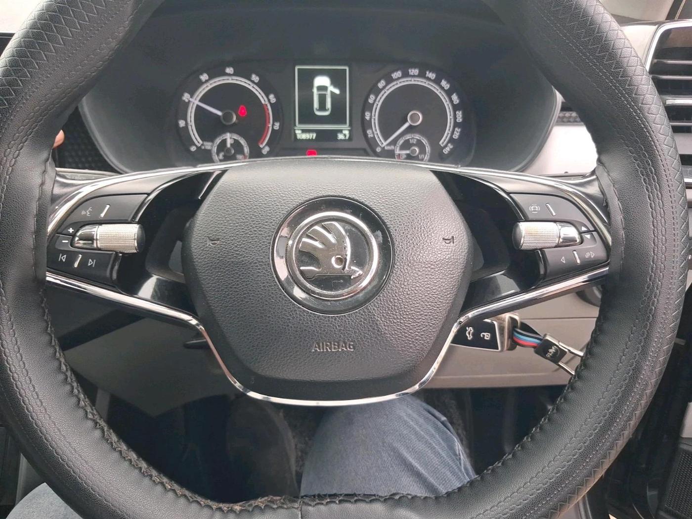 2022 Skoda KUSHAQ AMBITION 1.0L TSI MT, CNG, Manual, 1,08,977 km, interior