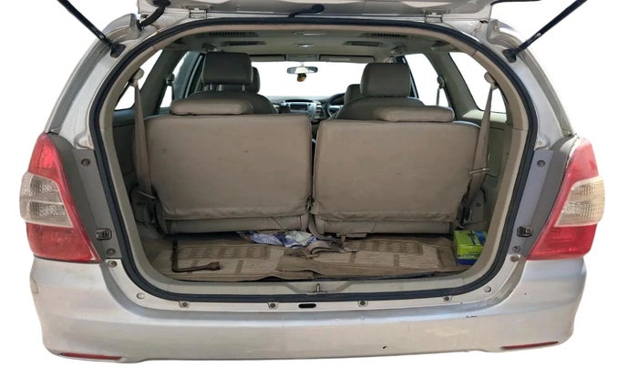 2014 Toyota Innova 2.5 VX 7 STR, Diesel, Manual, 2,30,851 km, exterior