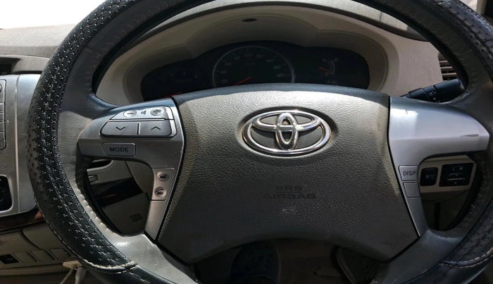 2014 Toyota Innova 2.5 VX 7 STR, Diesel, Manual, 2,30,851 km, interior