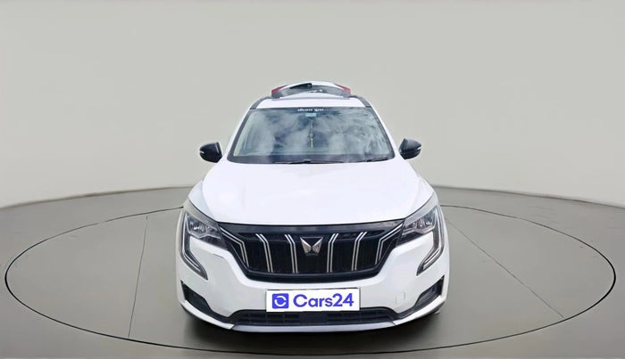 2022 Mahindra XUV700 AX 5 D MT 5 STR, Diesel, Manual, 1,30,636 km, exterior