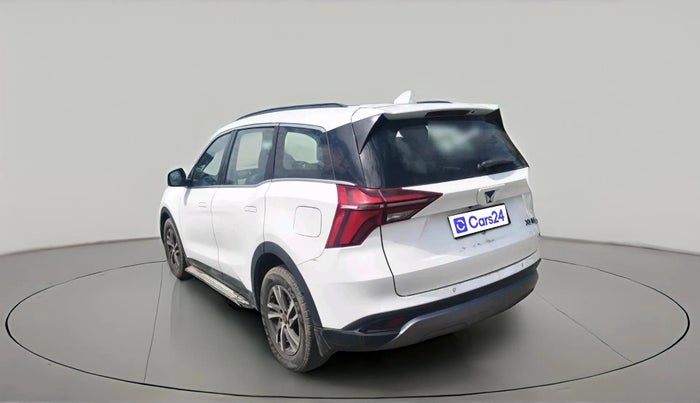 2022 Mahindra XUV700 AX 5 D MT 5 STR, Diesel, Manual, 1,30,636 km, exterior