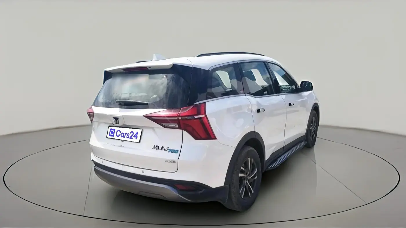2022 Mahindra XUV700 AX 5 D MT 5 STR, Diesel, Manual, 1,30,636 km, exterior