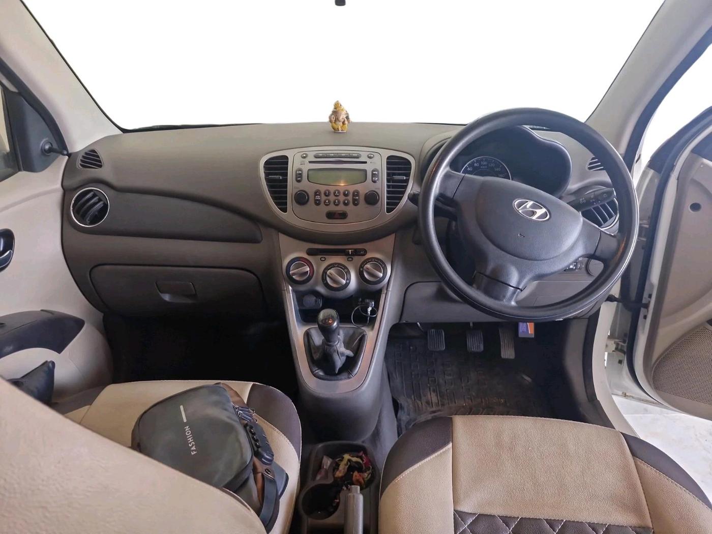 2016 Hyundai i10 SPORTZ 1.1, CNG, Manual, 56,226 km, interior