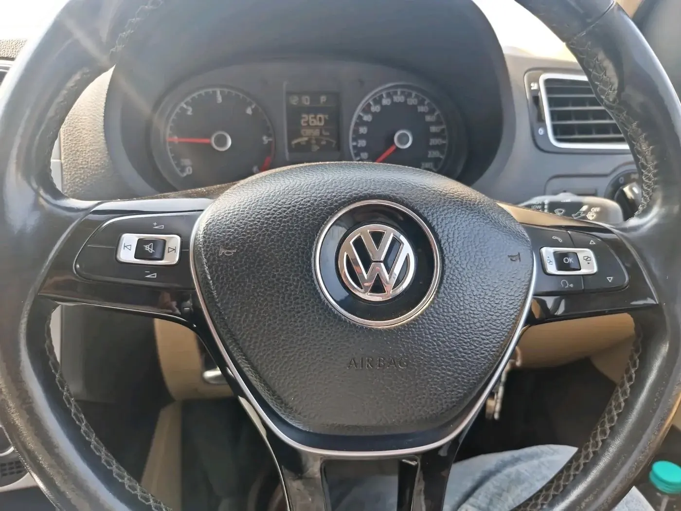 2018 Volkswagen Ameo HIGHLINE PLUS 1.5L AT 16 ALLOY, Diesel, Automatic, 1,09,500 km, interior