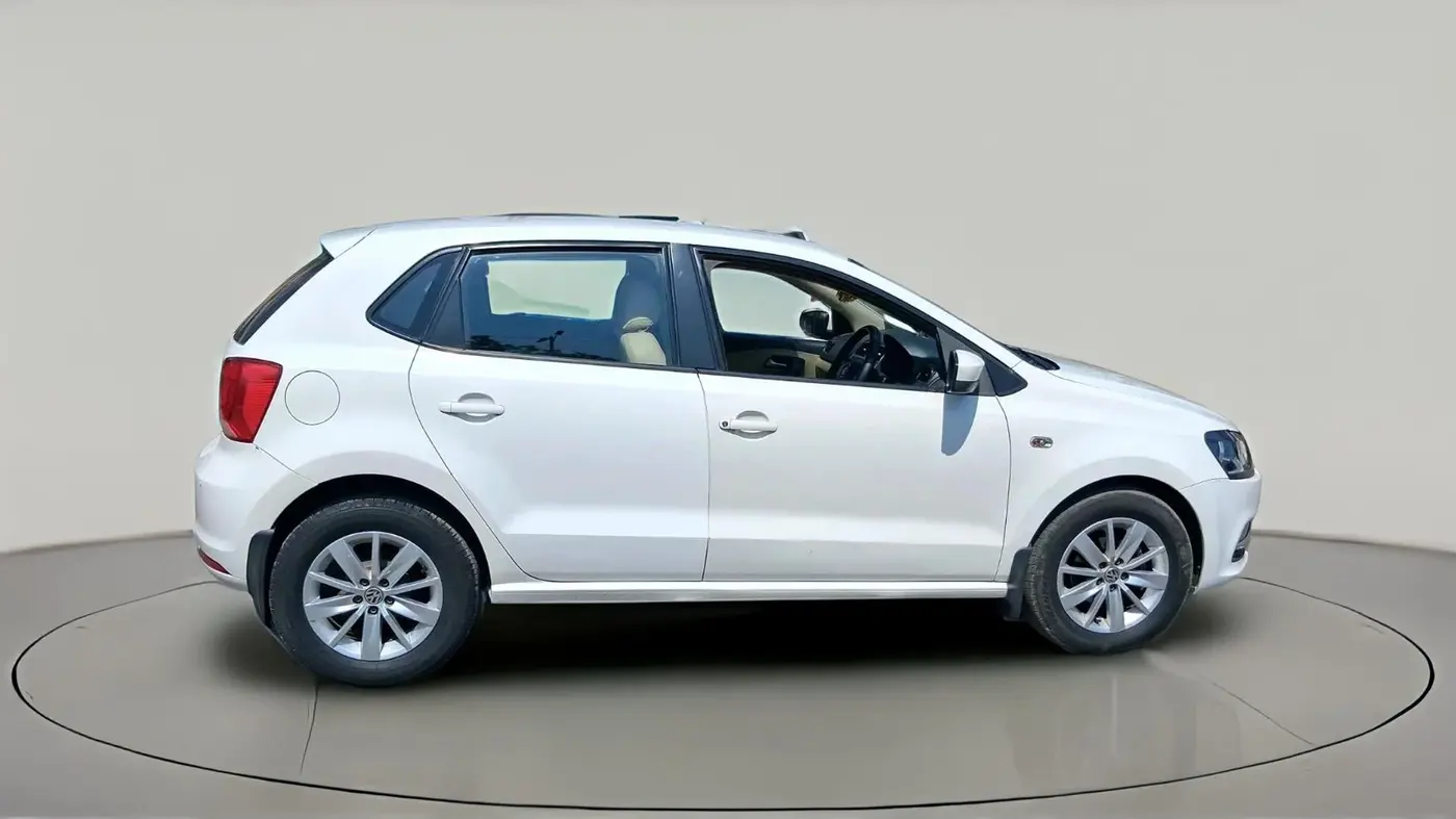 2014 Volkswagen Polo HIGHLINE1.5L, Diesel, Manual, 93,622 km, exterior