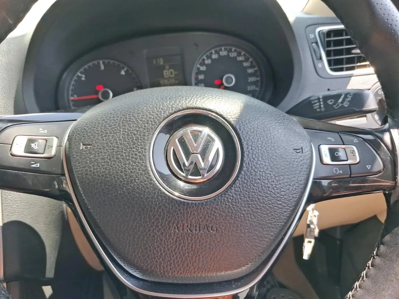 2014 Volkswagen Polo HIGHLINE1.5L, Diesel, Manual, 93,622 km, interior