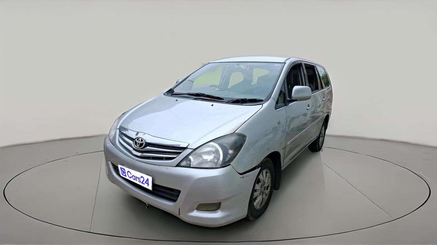 2011 Toyota Innova V 2.5 8 STR, Diesel, Manual, 2,20,450 km, exterior