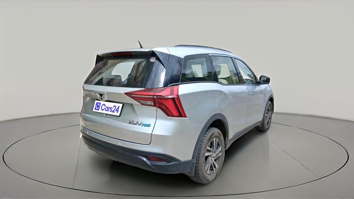 2022 Mahindra XUV700 MX P MT 5 STR, Petrol, Manual, 1,18,237 km, exterior