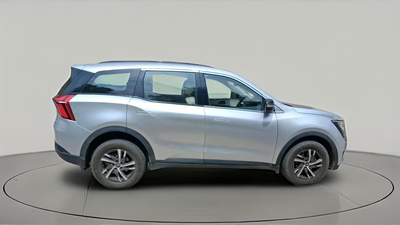 2022 Mahindra XUV700 MX P MT 5 STR, Petrol, Manual, 1,18,237 km, exterior