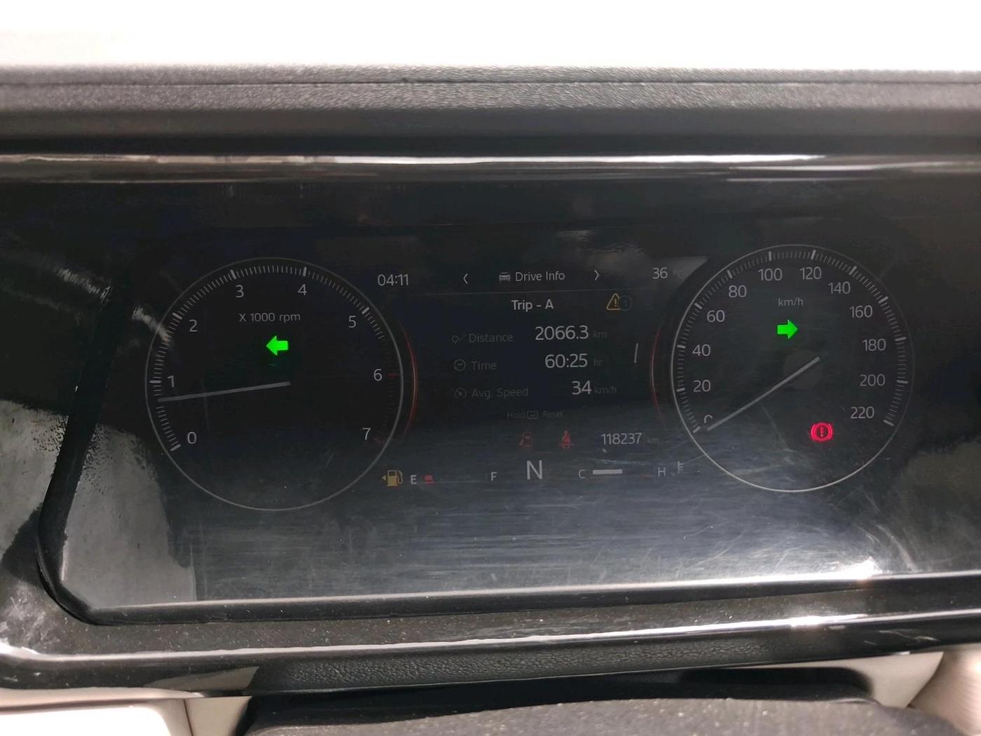 2022 Mahindra XUV700 MX P MT 5 STR, Petrol, Manual, 1,18,237 km, interior