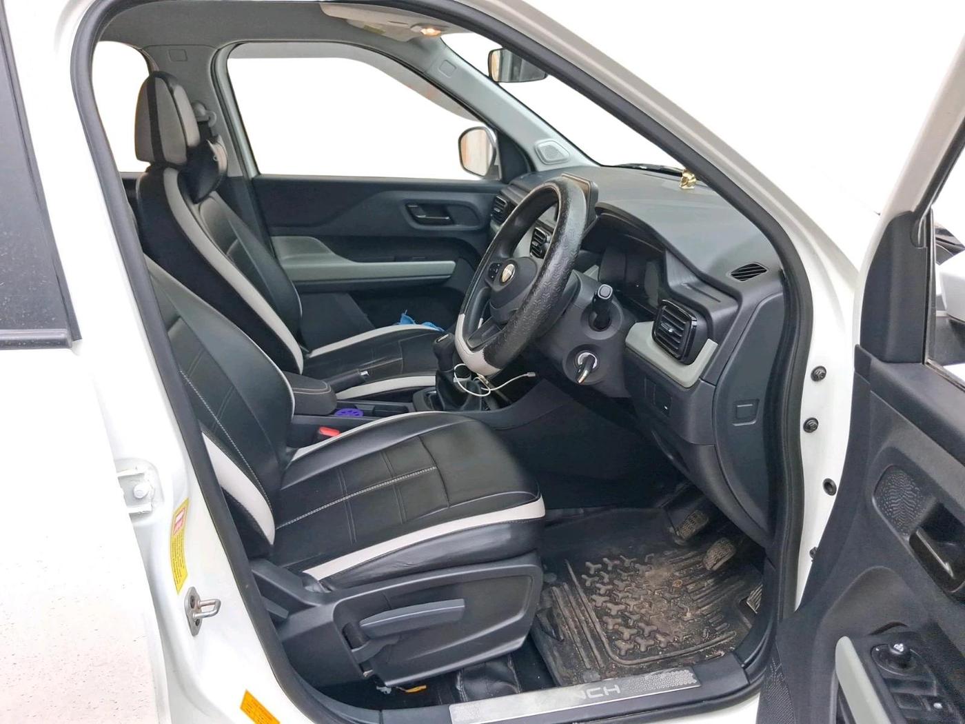 2025 Tata PUNCH Adventure Plus iCNG, CNG, Manual, 12,993 km, interior