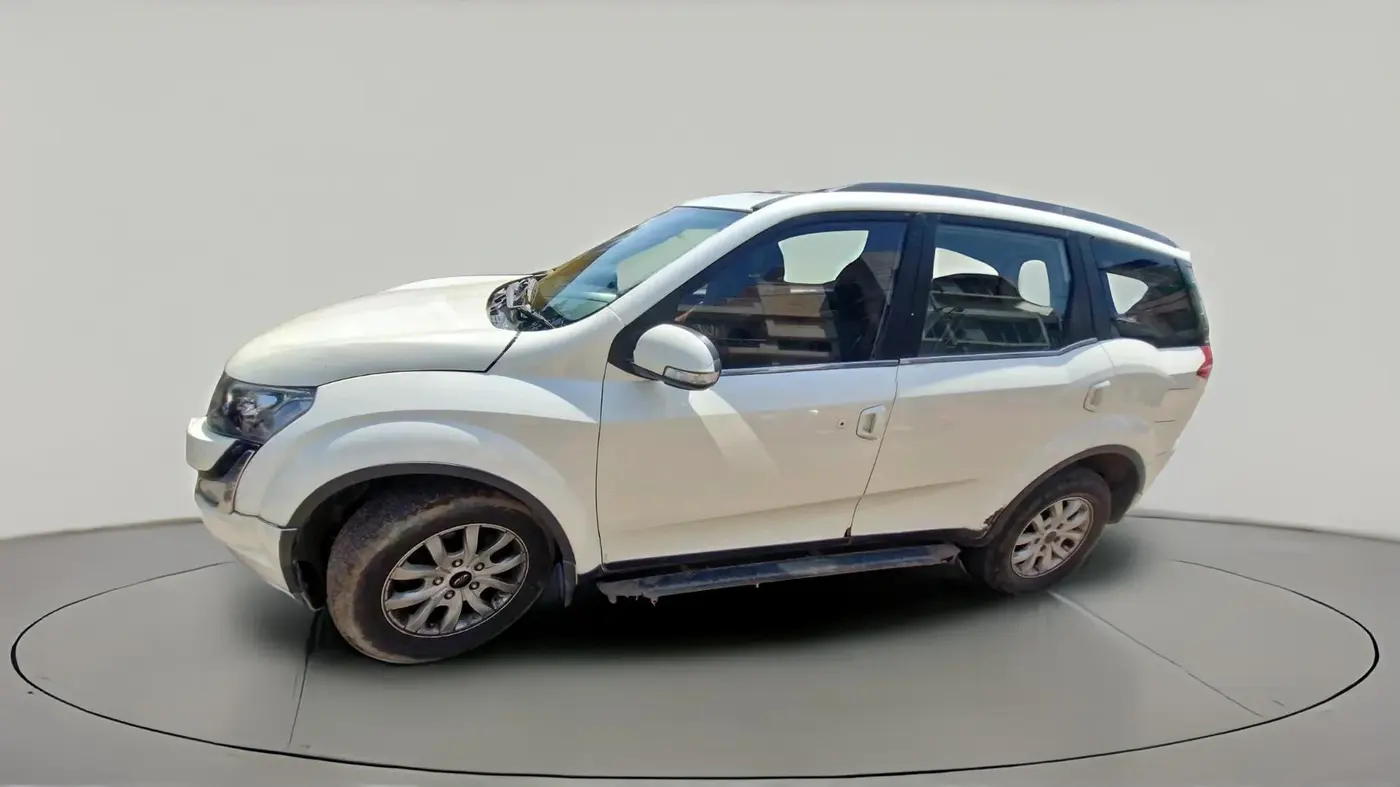 2015 Mahindra XUV500 W10 AT, Diesel, Automatic, 1,78,253 km, exterior